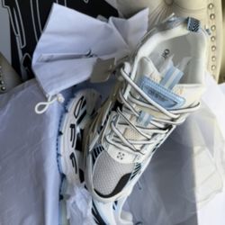 SALE!!!! Sneakers Size 9.5/10 US Men Brand New