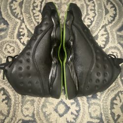 AIR JORDAN 13 RETRO - SIZE: 11- BLACK/ALTITUDE GREEN (NO