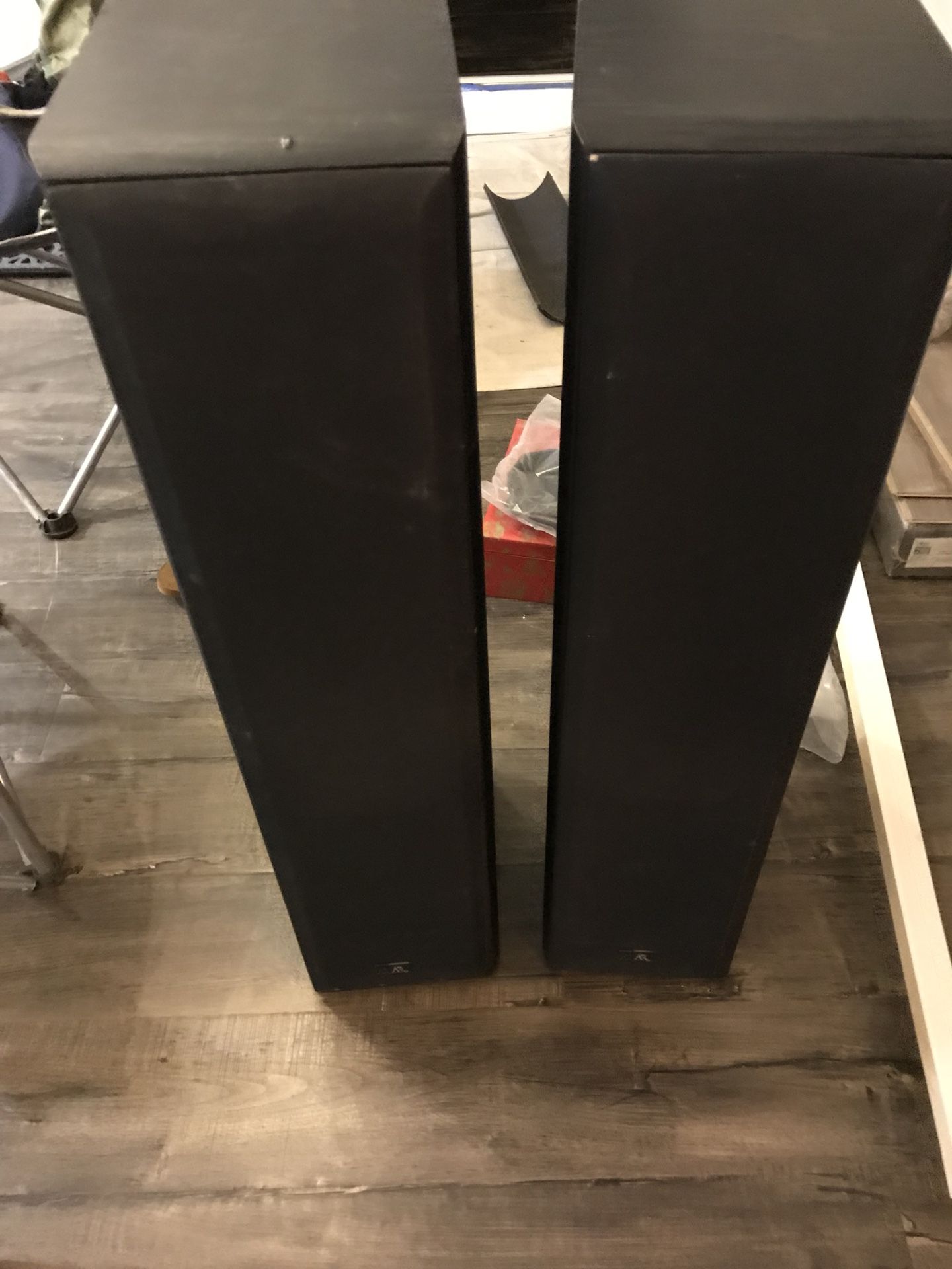 × 2 Acoustic Research AR Floor-Standing Tower Speaker iPS2262