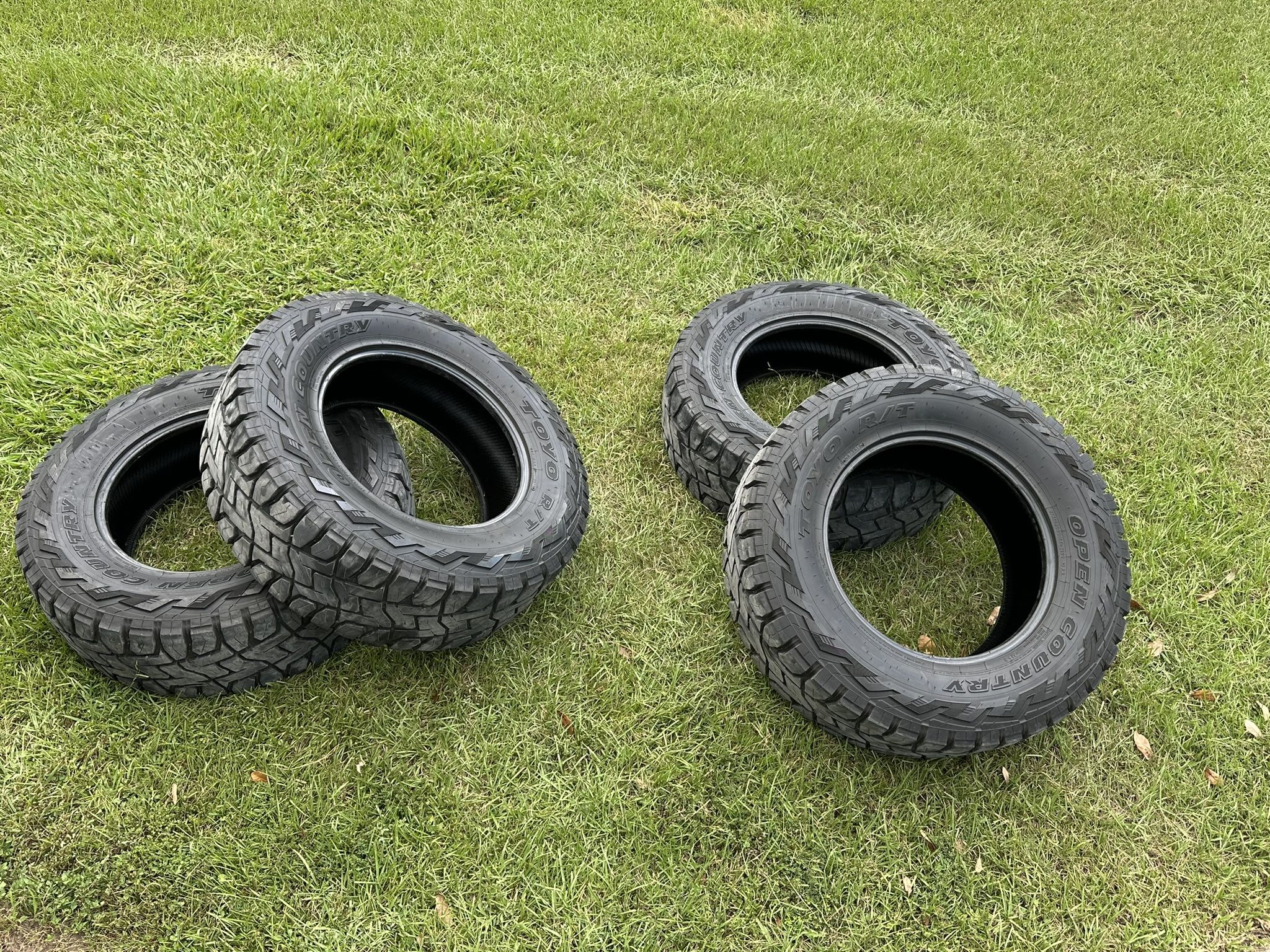 Toyo R/T 37x12.50r20