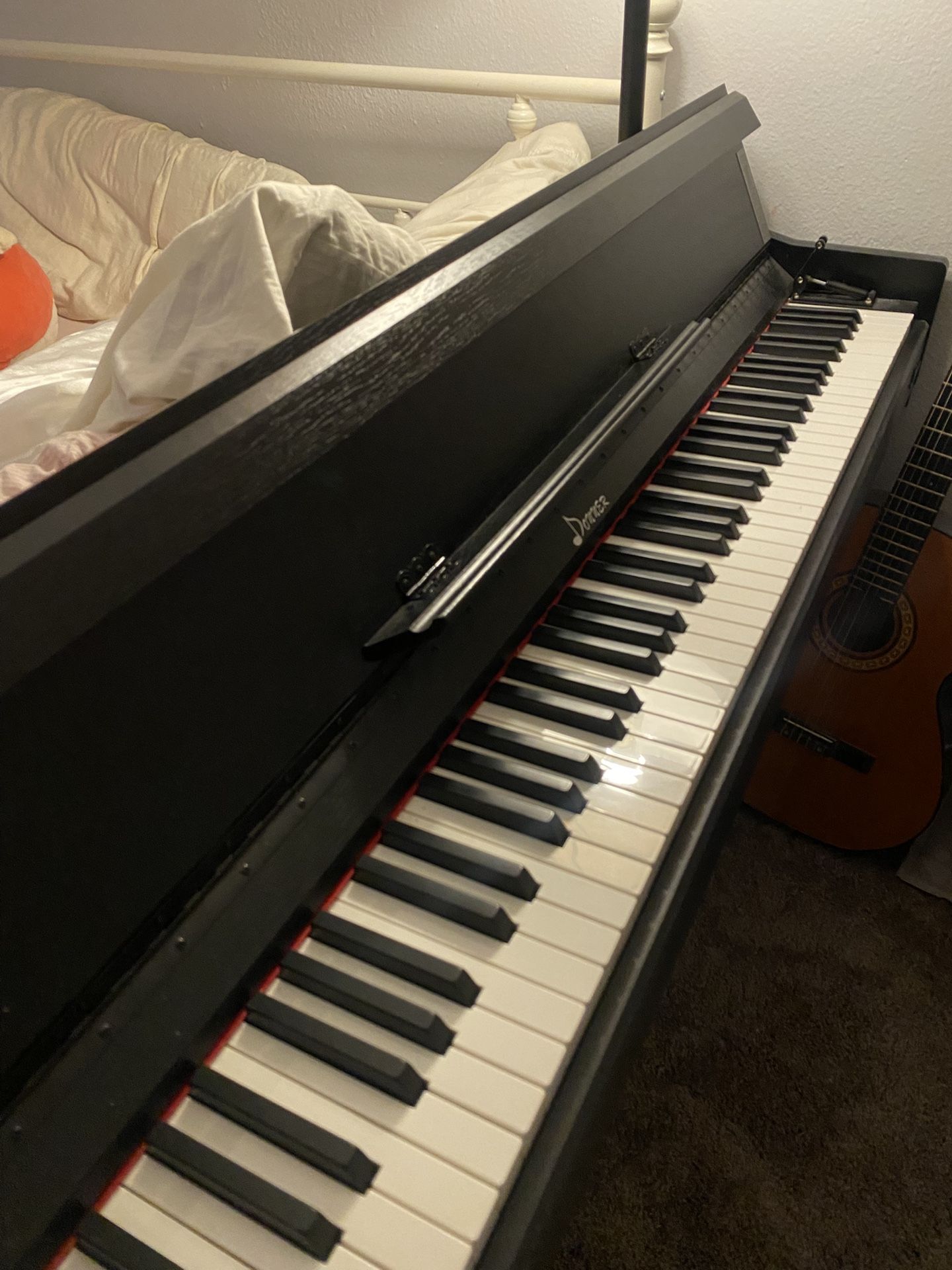 Donner 88 Key piano
