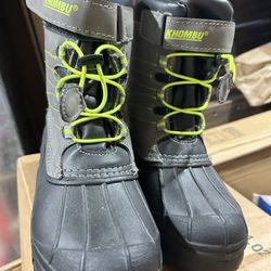 snow boots