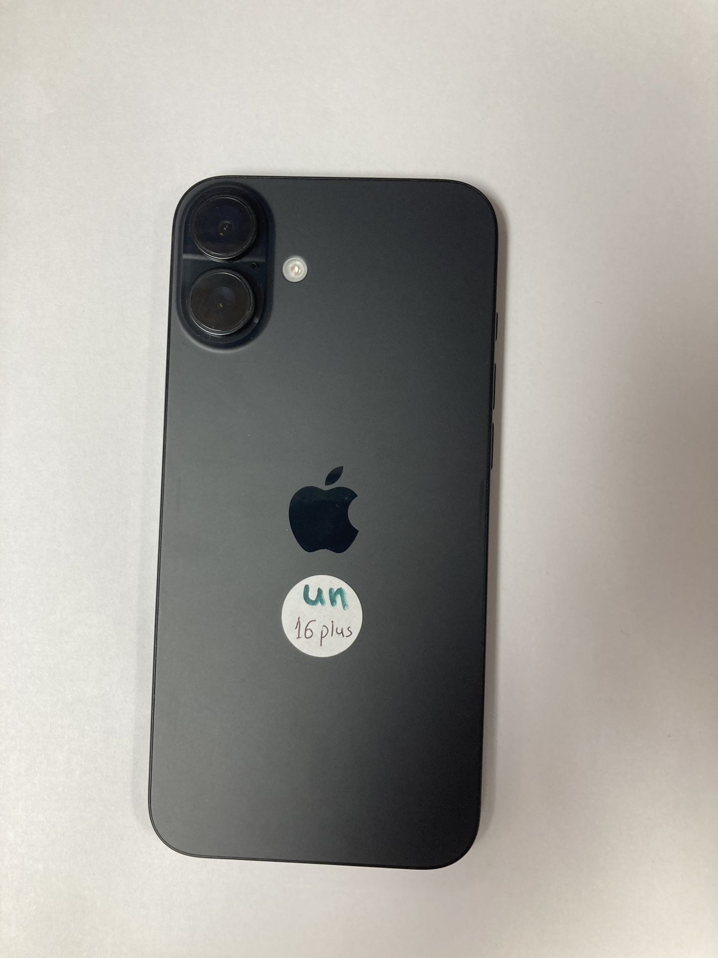 iPhone 16 Plus