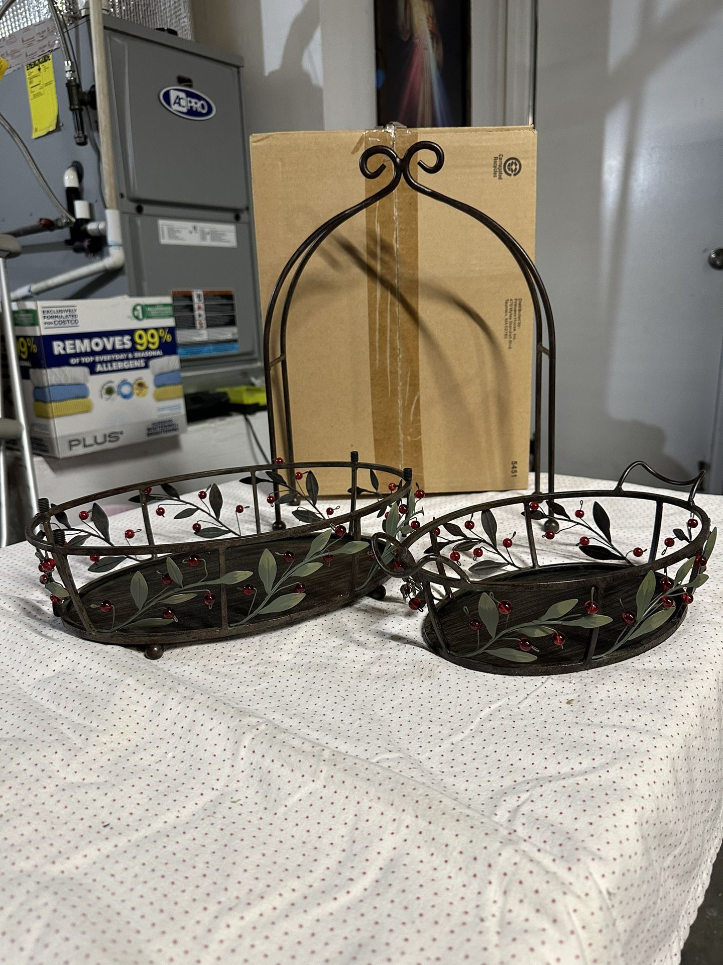 Princess House Winter Vine Leaves &berries Metal Server