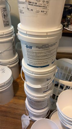 Five gallon buckets with lids