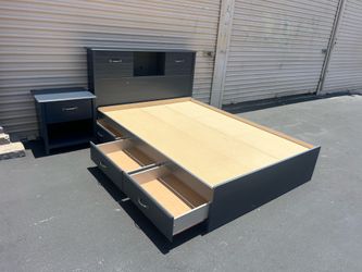 Full size platform bed frame .