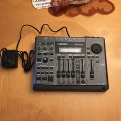 Boss BR-532 Digital Studio Compact 4-Track Recorder record their music anytime, anyplace. 