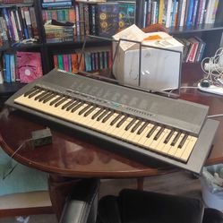 Yamaha PSR-19 Electronic Keyboard and Synthesizer