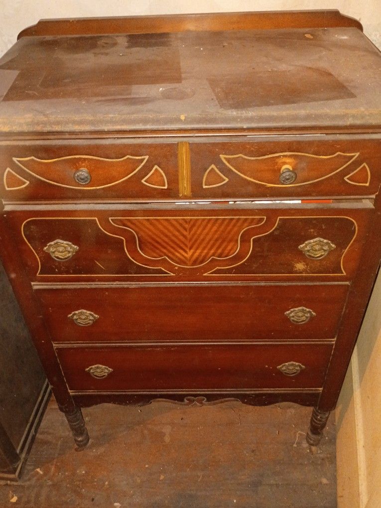 Beautiful Antique Chest Of Drawers