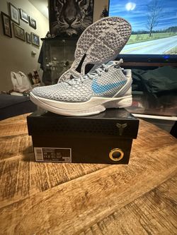 Kobe 6 Caitlin Clark Size 10