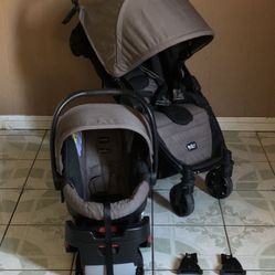 LIKE NEW BRITAX B AGILE LIGHT WEIGHT TRAVEL SYSTEM STROLLER CAR SEAT AND BASE TWO CAR SEATS ADAPTER INCLUDED!!!!!
