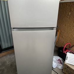 Frigidaire Gallery Apartment Size Fridge