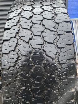 Very nice set of 4 goodyear wrangler 255/70/16