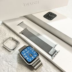 Unlocked Apple Watch Series 5 LTE 44MM Silver Stainless Steel - Milanese Loop & Link Band