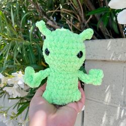 Weebee the Alien Crochet Amigurumi Plushie