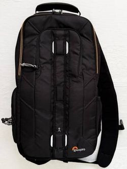 LowePro Slingshot Edge 250 AW Secure, Slim, Smart and Protective Sling