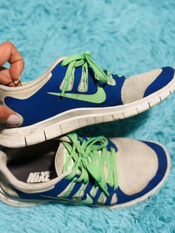 Women’s Nike Shoes 7.5