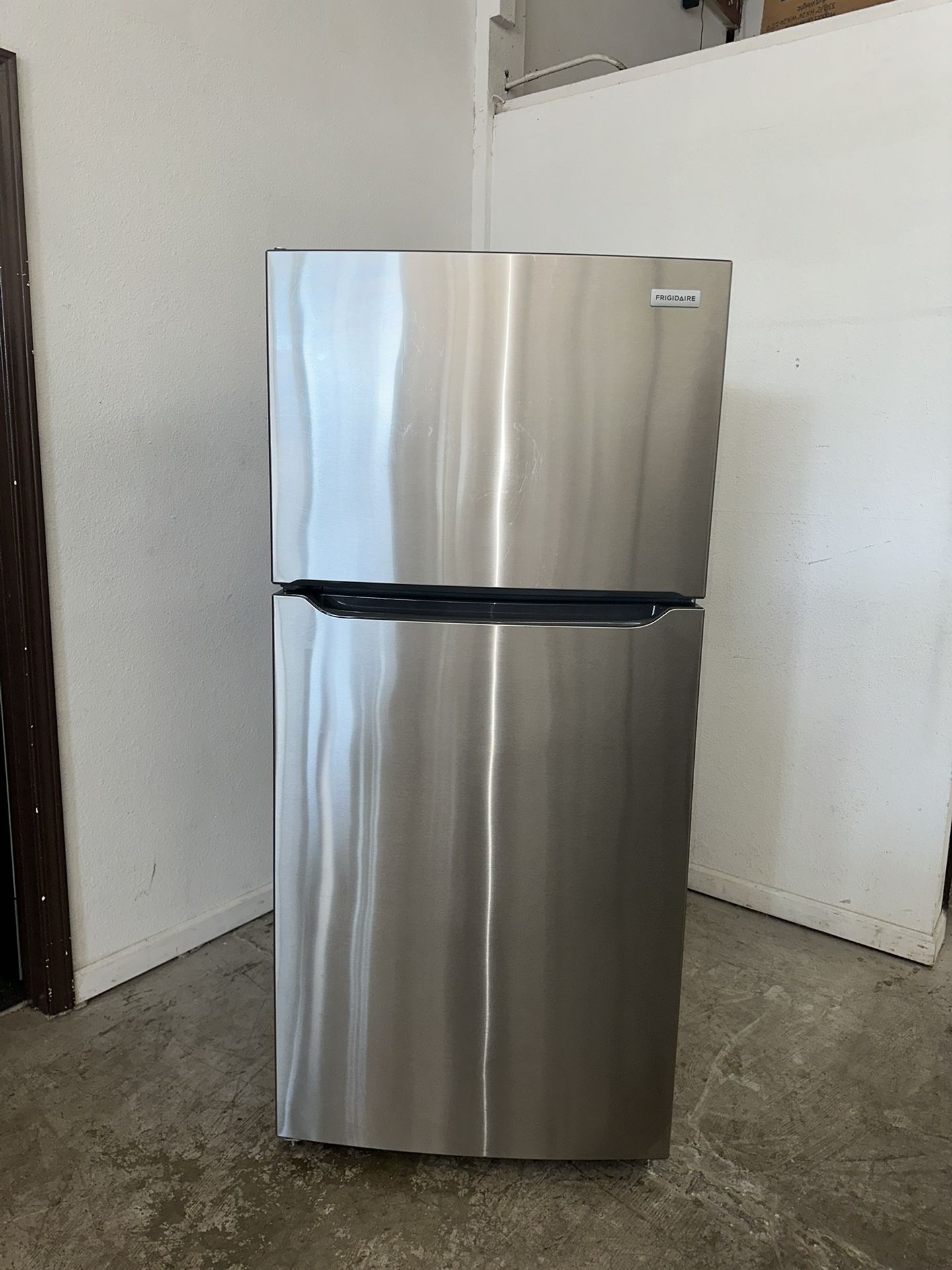 Frigidaire Top Bottom Refrigerator