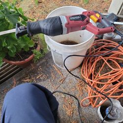 Reciprocating Saw, Chicago Electric, plus 4 Extra Blades