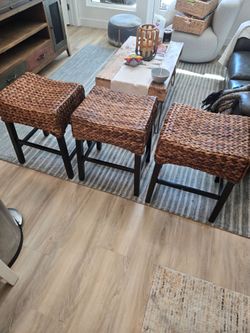 3 Wicker bar stools