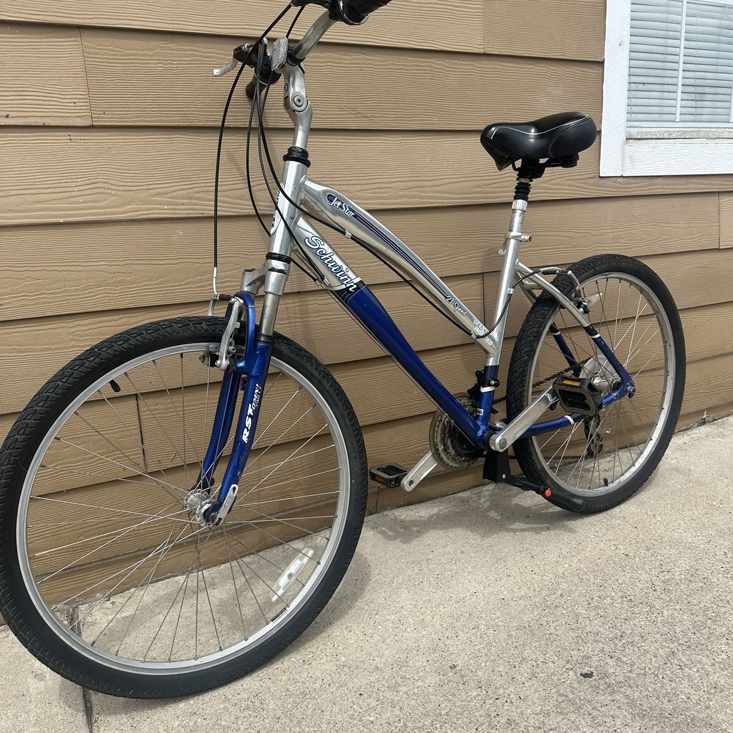 schwinn jetstar 21 speed bicycle Network 3.0 700c Perfect for men and women Schwinn Voyageur Hybrid Bike 21