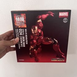 Kaiyodo Sci-Fi Revoltech 024 Iron Man Mark VI Figure