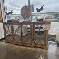 Accent chest / Tv Stand 