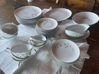 Creative Fine China 1014Â Platinum Star Burst Dinnerware Set 35 pieces vintage