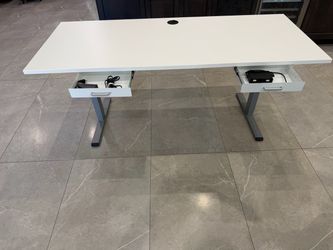 Adjustable Desk, solid top