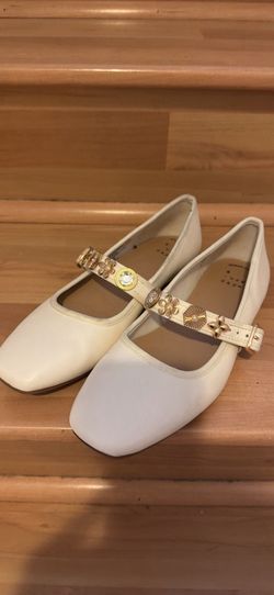 Mary Jane’s cream size 6 Dolce Vita dupes