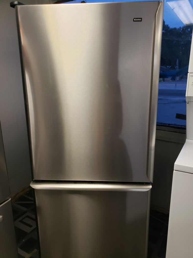 Refrigerator stainless steel 30w/31d/68tall/