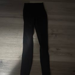 Black lululemon leggings 