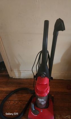 Dirt Devil Featherlite Bagless Upright Vacuum Cleaner