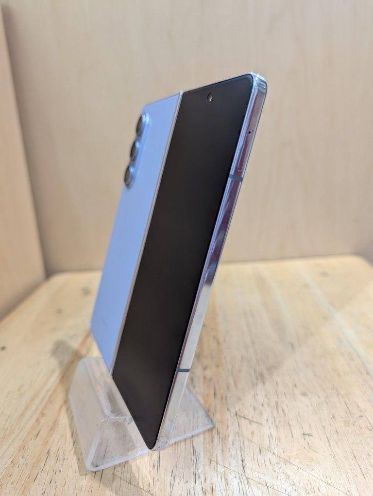Samsung Galaxy Z Fold 5 / 512GB factory unlocked for any carrier / 512GB liberado para cualquier compañía