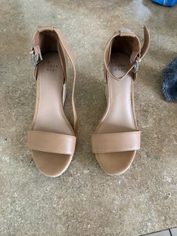 Tan women’s shoes size 7 1/2