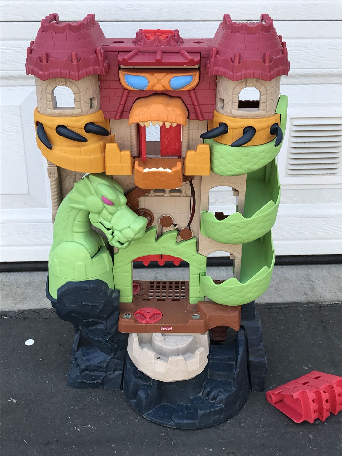 Imaginext Fisher Price World Fortress Castle With Moving Dragon