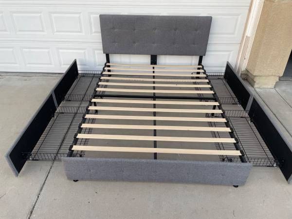 Queen Size Storage Bed Frame with Drawers Good quality Great working In good condition It is for mattress dimensions:80”x60”