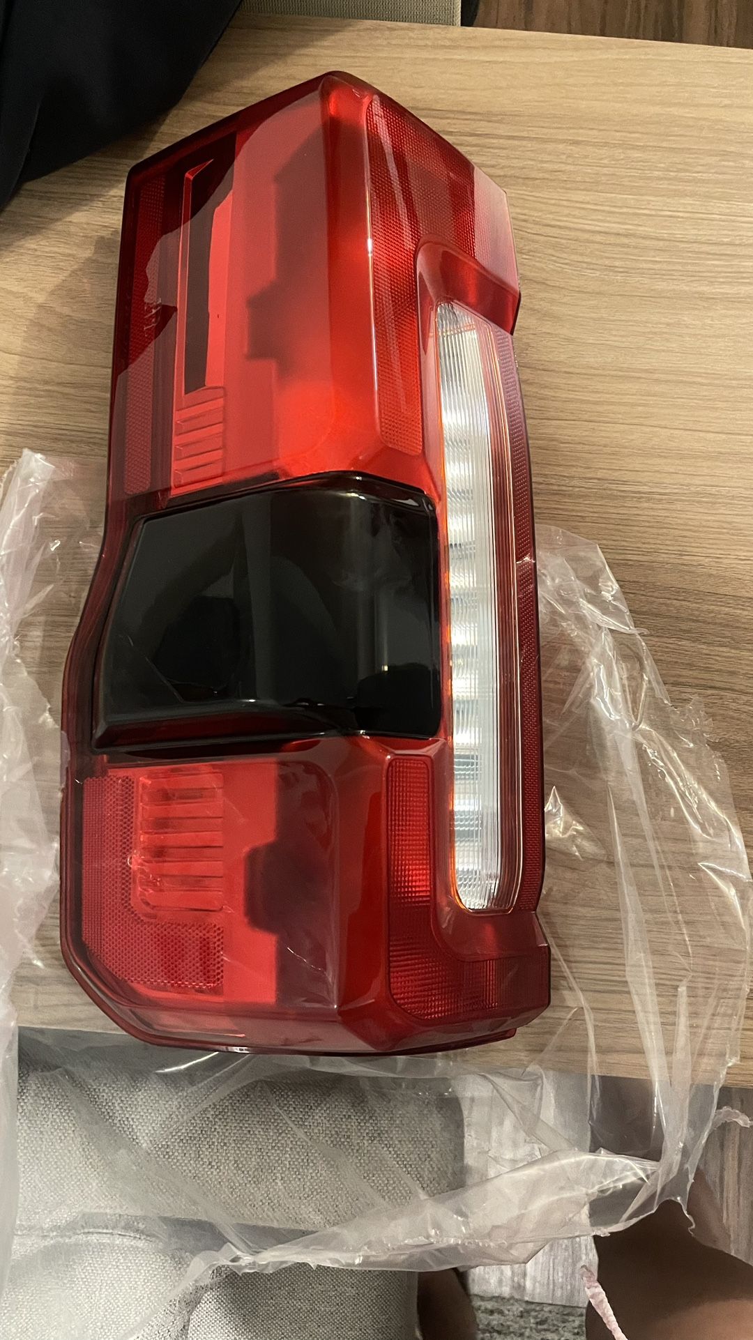 Right Rear Tail Light for 2023 2024 2025 Ford F250/F350/F450 Super Duty XLT/LARIAT/King Ranch