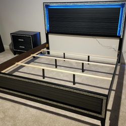 Queen Or King Bedroom Set-- Financing Available 