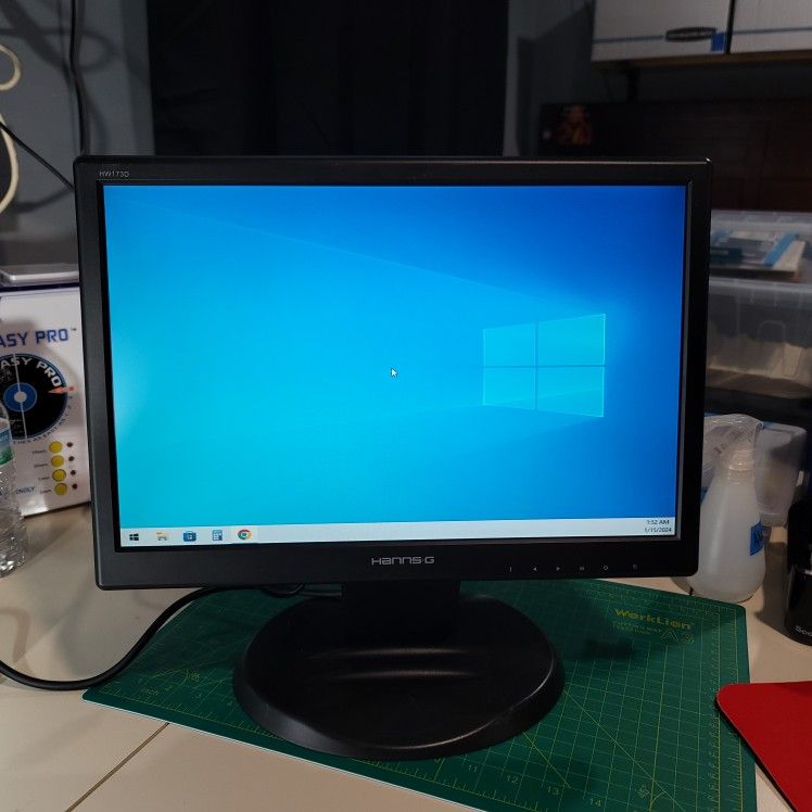 Hans-G LCD 17 Inch Computer Desktop Monitor