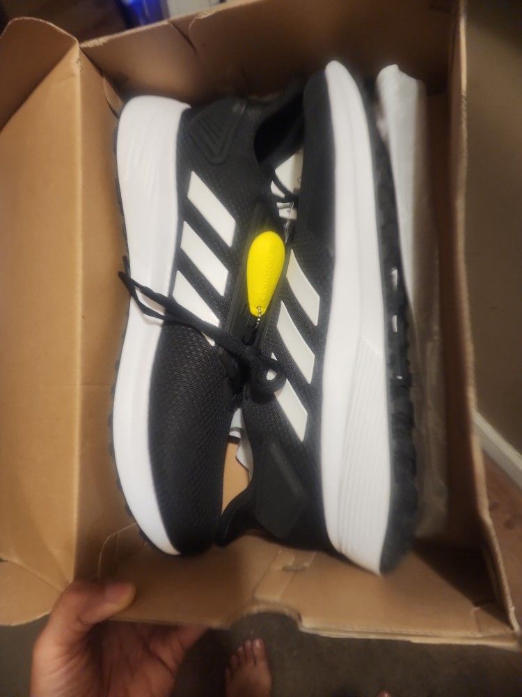 Men's Adidas Tennis Shoes
