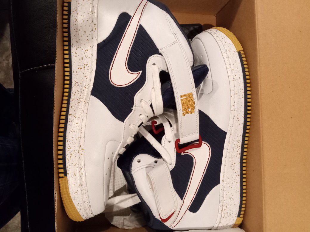 Rare Charles Barkley Air Force 1 Mid Supreme MCO Size 8.5 Men's - Worn Only  Once Or Twice Long Time Ago for Sale in Queens, NY - OfferUp