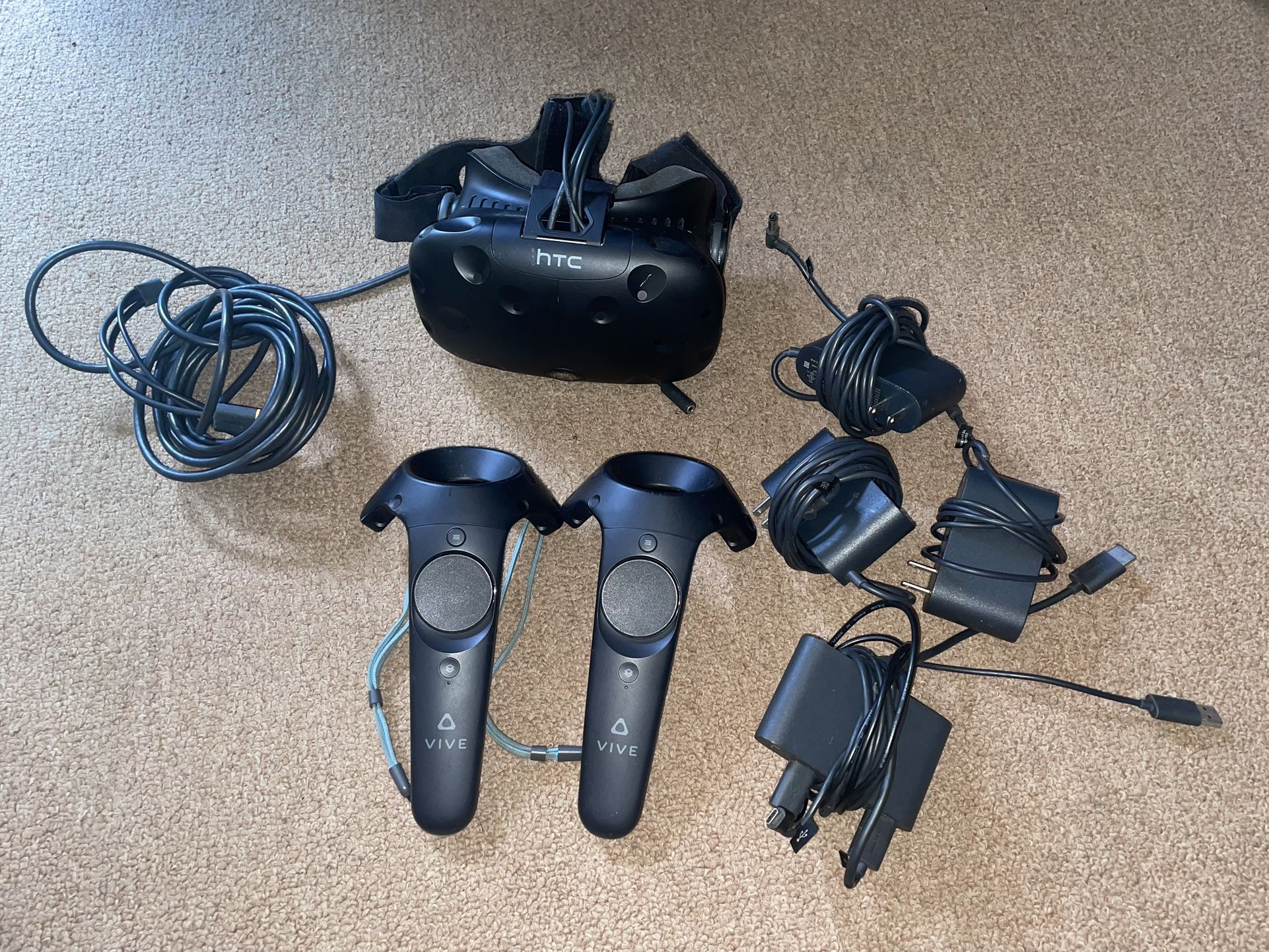 HTC Vive Virtual Reality Headset And Wands Plus Cables For Parts