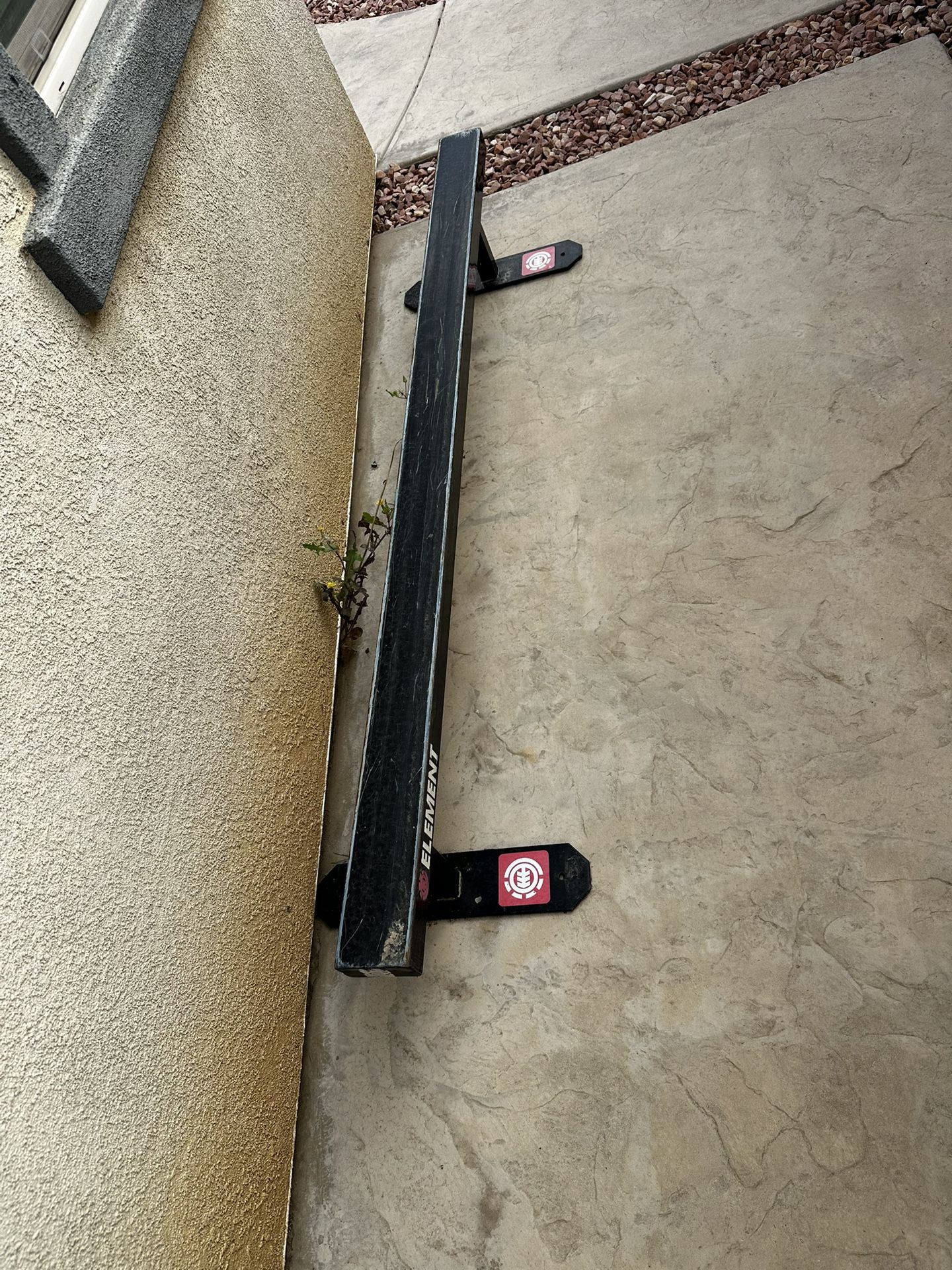 Element grind rail