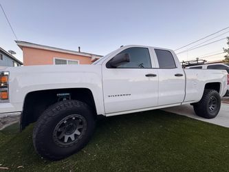 Chevrolet Silverado Z71 Double Cab Pickup Truck