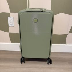 Hanke 20 Inch Hard Shell Carry On 