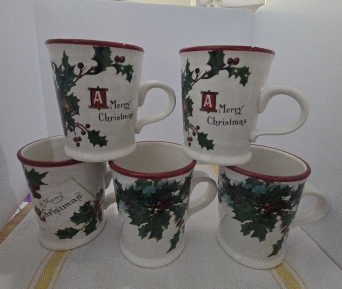 William Sonoma "Vintage Christmas card" Holly white coffee cups mugs