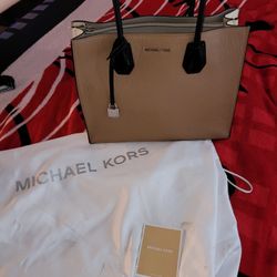 Like New Michael Kors Beautiful Purse
