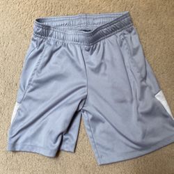 All In Motion Shorts Size 8