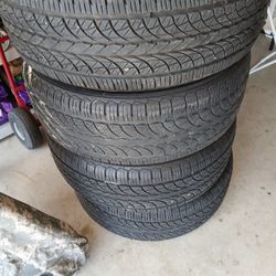    Kunimoto F28 275/55/R20 117H  3 Like New 1 Has 75%  Left  Located In Killeen 